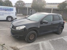 automobile nissan quasqhai