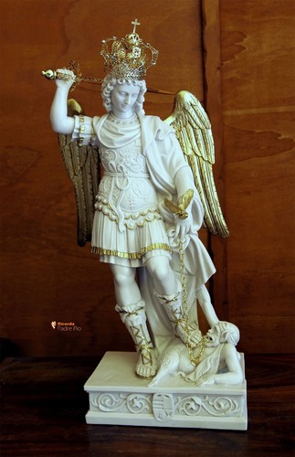 Statua san michele - statua,