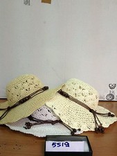 cappello bianco elegante