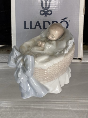 Lladro 6976 treasure - a,