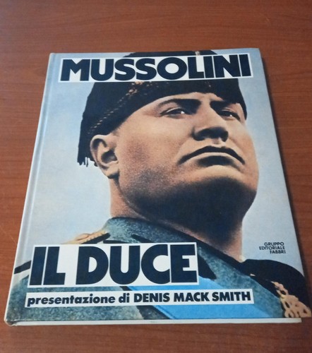 Mussolini duce libro - il,