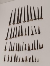 LOTTO 48 CHIODI ANTICHI FORGIATI A MANO EPOCA 1800 E PRECEDENTE DA CM 13,2 A 1,5
