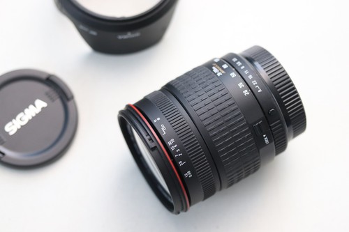 Sigma compact hyperzoom - compact,