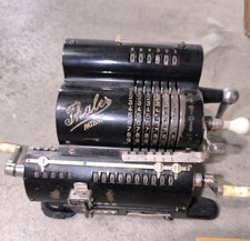 Antica calcolatrice a pioli