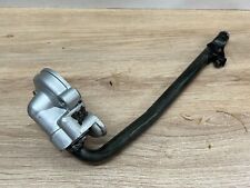 UN CACHE CARTER DE POMPE A EAU