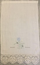 Tendina In Lino Ricamato E Intagliato Con Bordo All’uncinetto In Cotone