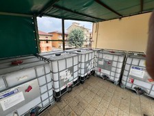 Cisterna 1000 Litri in plastica,usata, coperchio 150 mm base in metallo.