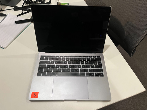Apple macbook pro 2017 - 13",