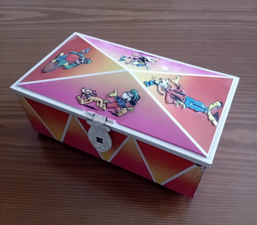 Cofanetto metallo disney - in,