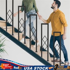 Corrimano per scale a forma di