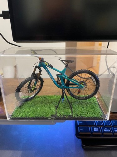 Mini auto per mountain bike