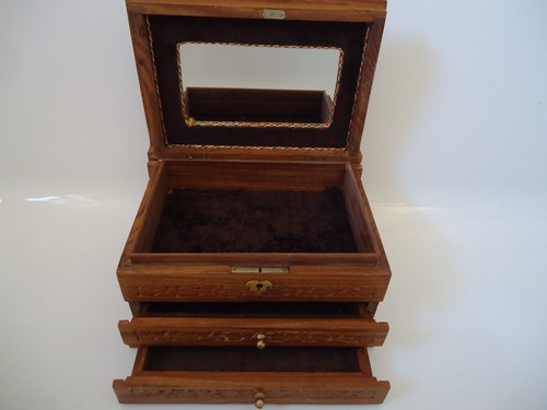 Portagioie legno intagliato - in,