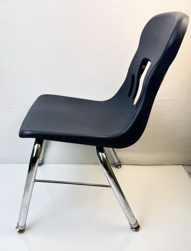 Sedia impilabile classica