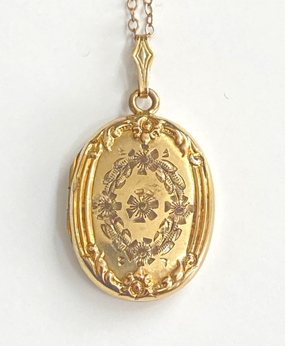 Collana medaglione ovale
