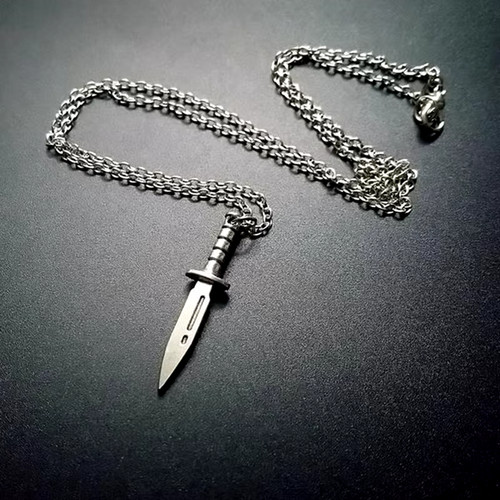 Collana pugnale coltello