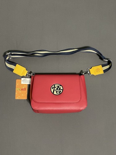 Borsa nuova con etichette