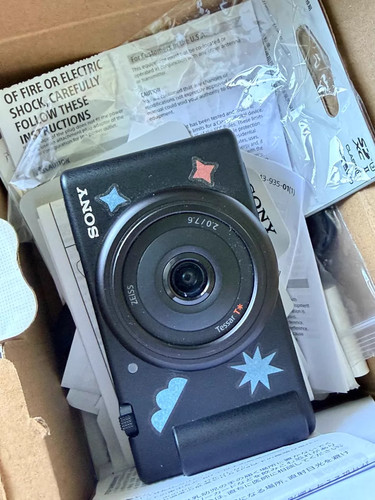 Sony mp 4k - sony, f/2