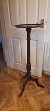 Treppiede stile antico in