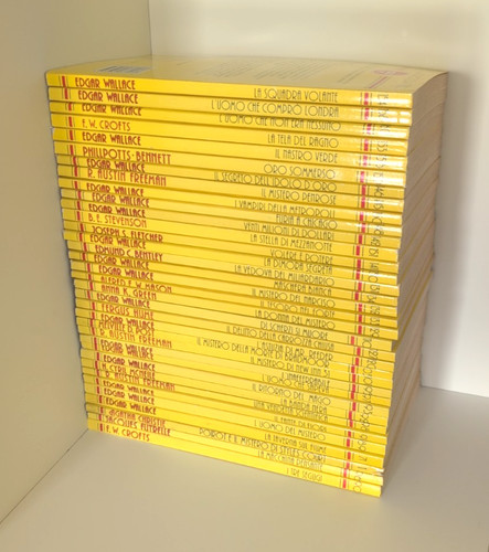 Stock libri giallo - stock,