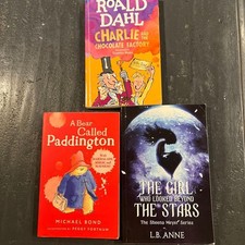 Foreign book set: Charlie and the Chocolate Factory, etc.