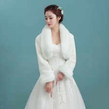 Donna Pelliccia Finta