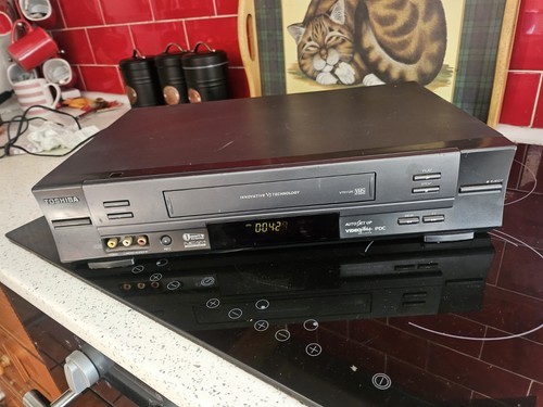 Toshiba vhs recorder - toshiba,