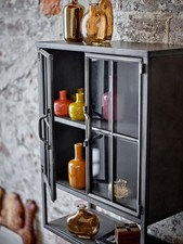 KRISS, vetrina da parete nera