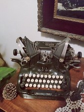 Macchina da scrivere Oliver n°9