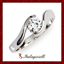 Delizioso Anello Solitario in