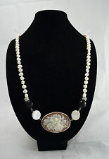 N4680 COLLANA CAMMEO FIORI MADREPERLA VERE PERLE di FIUME BIANCHE