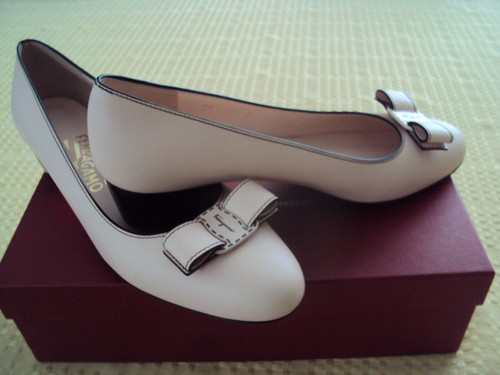 Nwb salvatore ferragamo vara - ferragamo,