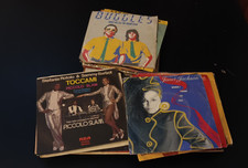 6° LOTTO STOCK 52 dischi 45 giri con copertine originali Anni 60/70/80 vari