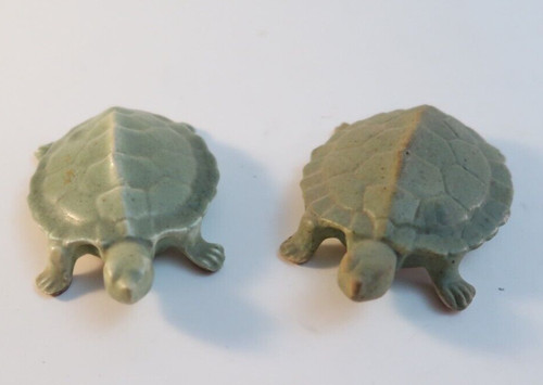 Coppia piccole statuine - di,