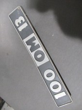 OM 100 / 13  - Scritta Logo laterale - Ricambio usato