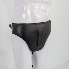 Codpiece in pelle ispirato a