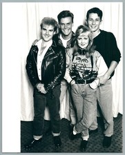 1988 HOME AND AWAY SERIE