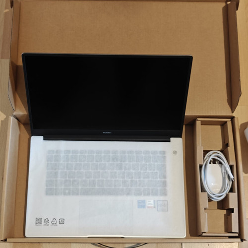 Huawei matebook computer - d,