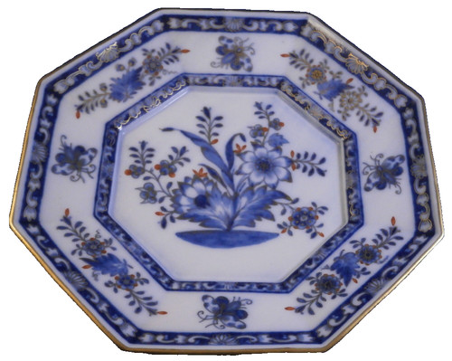 Antico piatto porcellana