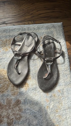 Gucci sandali piatti peltro