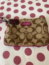 Piccola Pochette Coach Usata Ma In Buone Condizioni. Vendo Causa Inutilizzo