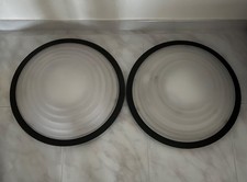 plafoniere da soffitto di colore grigio con bordatura metallica di colore nero 