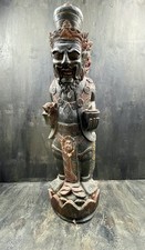 antica scultura sacerdote