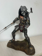 Statua alieno predatore lupo