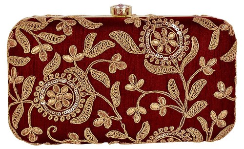 Pochette pochette ricamo