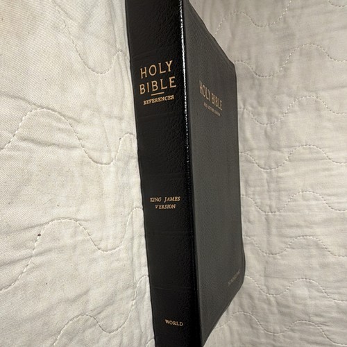 World publishing holy bible - publishing,