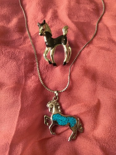 Lotto collana e puledro - di, 2