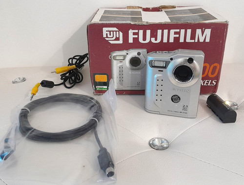 Fujifilm 2700 zoom - fujifilm,