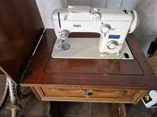 Macchina da cucire con mobile 