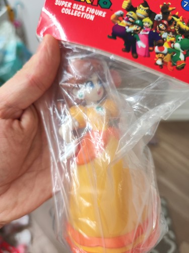 Daisy action figure super - daisy,