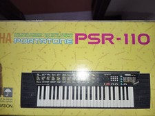 Yamaha Keyboard PSR-110 con supporto